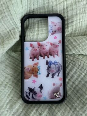 iPhone 15 Pro Wildflower Little Piggies Case